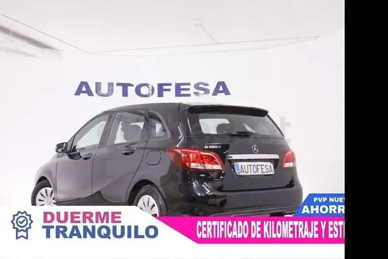 Usado Mercedes B180 110 CV (80 kW) 2016 Negro Utilitario