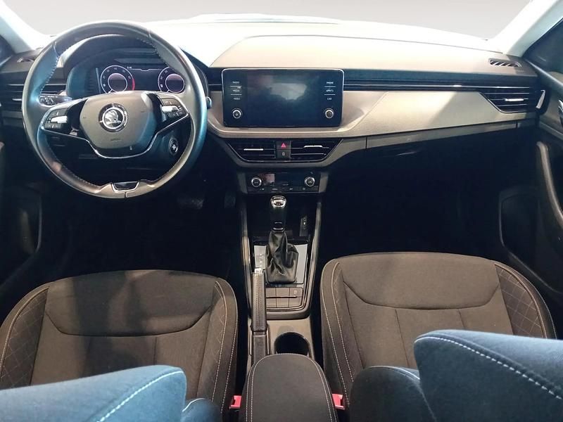 Usado Skoda Kamiq Ambition 110 CV (80 kW) 2021 Blanco SUV