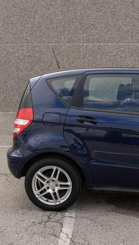 Usado Mercedes A160 82 CV (60 kW) 2006 Azul Utilitario