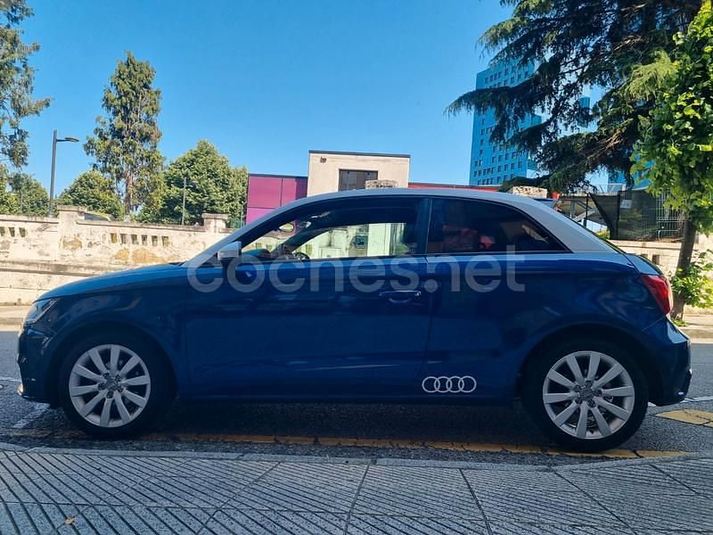Usado Audi A1 90 CV (66 kW) 2016 Azul Utilitario