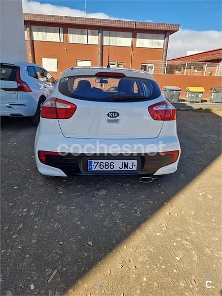 Usado Kia Rio 84 CV (61 kW) 2016 Blanco Utilitario