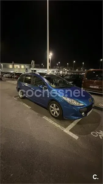 Usado Peugeot 307 110 CV (80 kW) 2007 Azul Familiar