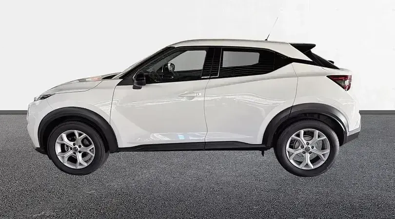 Usado Nissan Juke Acenta 114 CV (83 kW) 2022 Sapporo white (sólido) SUV