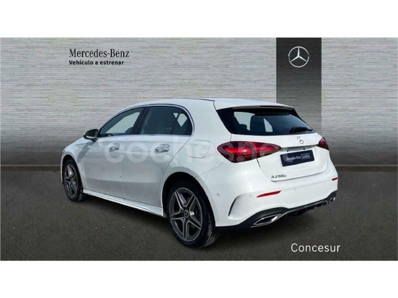 Usado Mercedes A250 AMG line 218 CV (160 kW) 2024 Blanco Berlina