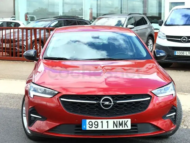 Usado Opel Insignia Business Edition 122 CV (89 kW) 2021 Rojo Berlina