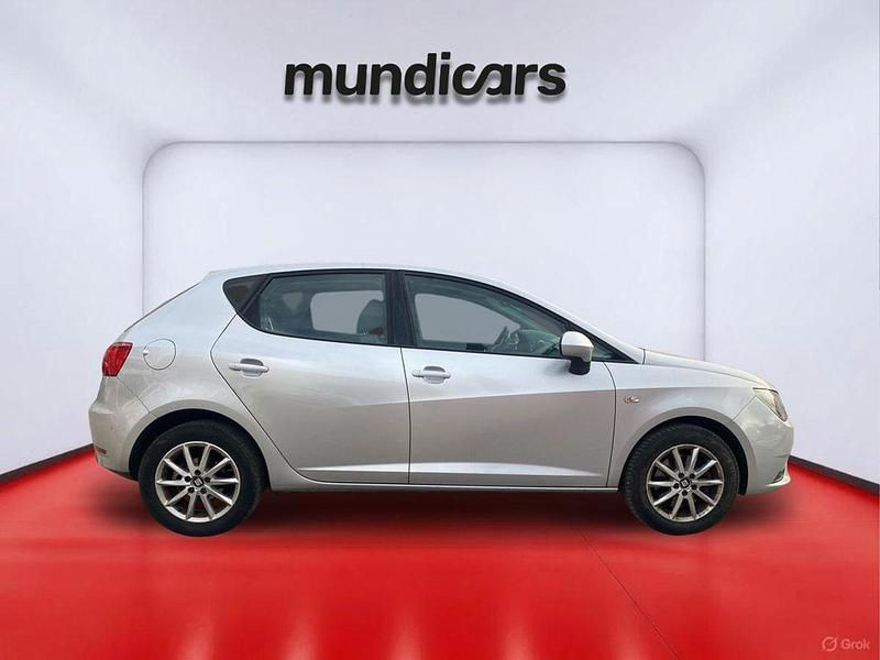 Usado Seat Ibiza Style 105 CV (77 kW) 2017 Plateado Berlina