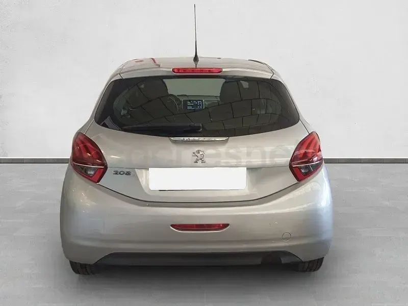 Usado Peugeot 208 Signature Sky 82 CV (60 kW) 2018 Gris / plata Utilitario