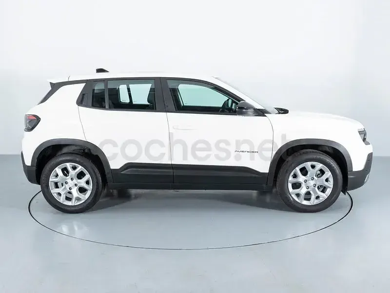 Usado Jeep Avenger Altitude 101 HP (74 kW) 2024 Branco SUV