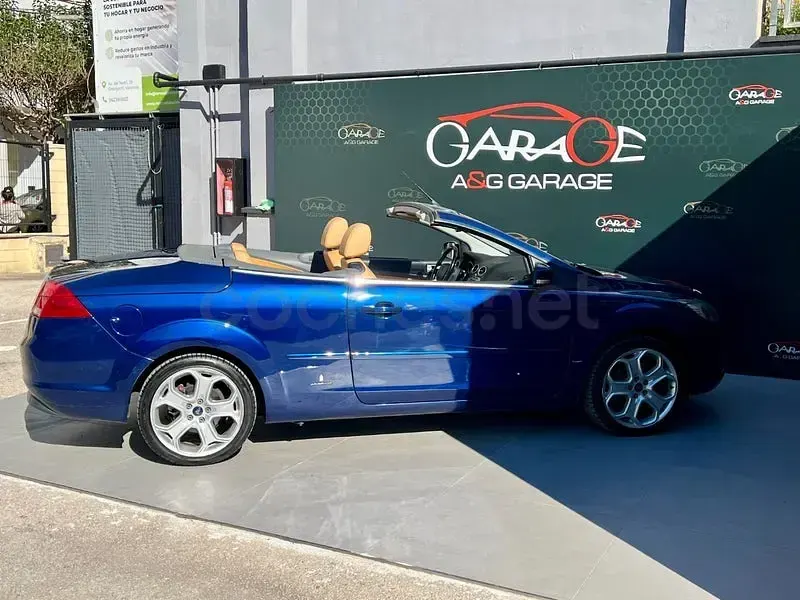 Usado Ford Focus Titanium 145 CV (106 kW) 2010 Azul Descapotable