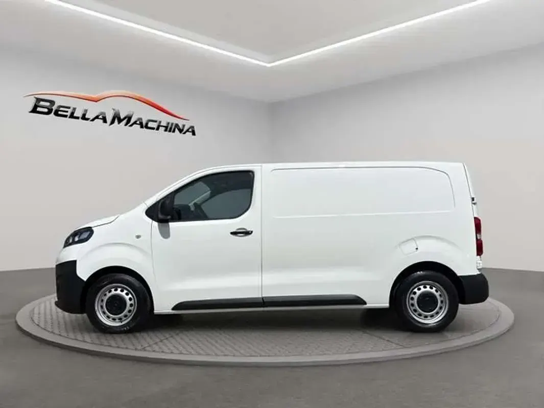 Usado Opel Vivaro 120 CV (88 kW) 2022 Blanco Monovolumen