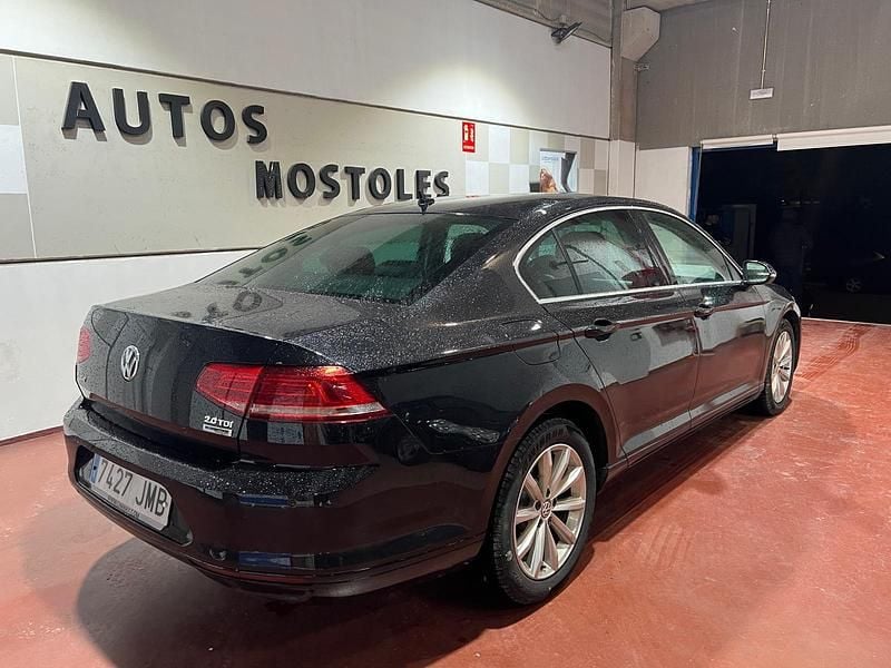 Usado VW Passat Sportline 150 CV (110 kW) 2016 Negro Berlina