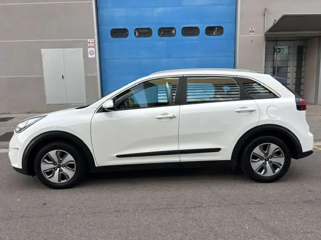 Usado Kia Niro 141 CV (103 kW) 2017 Blanco SUV