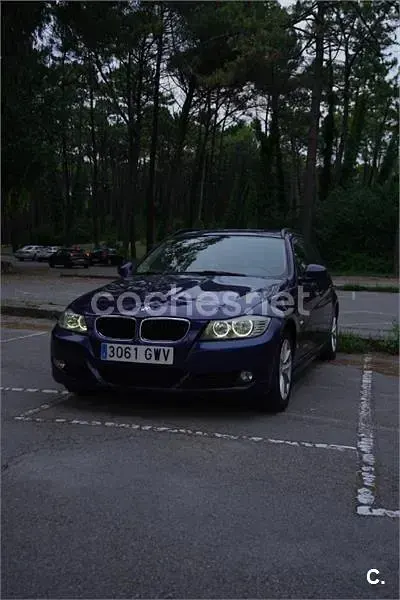 Usado BMW 318 143 CV (105 kW) 2010 Azul Familiar