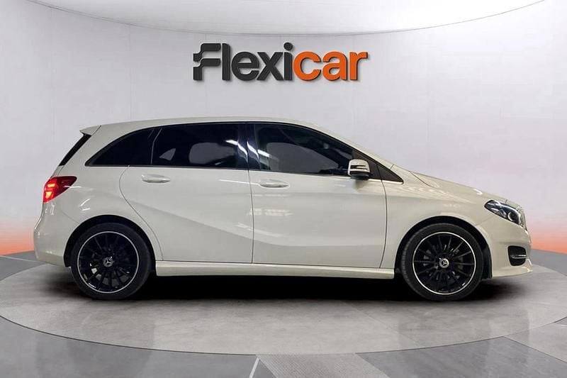 Usado Mercedes B200 136 CV (100 kW) 2017 Blanco Monovolumen