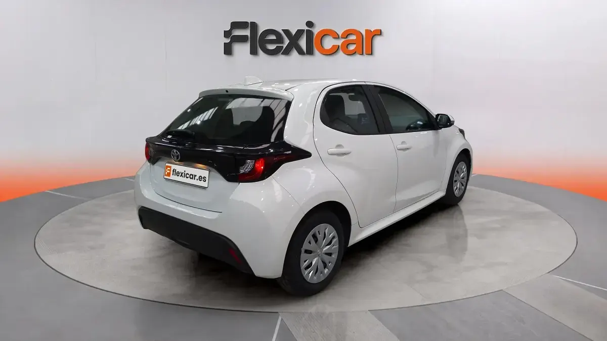 Usado Toyota Yaris Edition 125 CV (91 kW) 2023 Blanco Utilitario