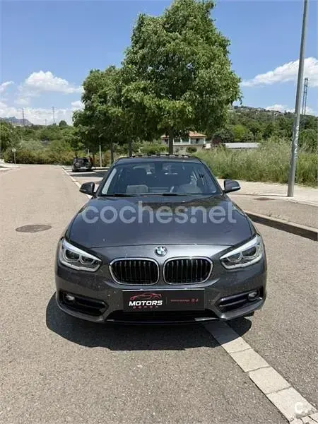 Usado BMW 118 Sport Line 136 CV (100 kW) 2017 Gris / plata Utilitario