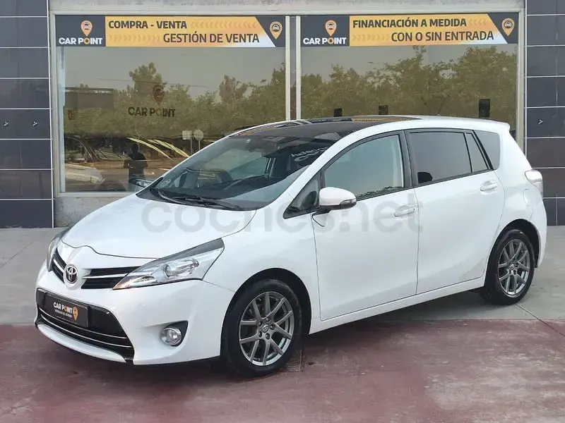 Usado Toyota Verso Advance 112 CV (82 kW) 2015 Blanco Monovolumen