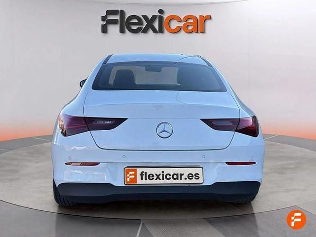 Usado Mercedes CLA180 136 CV (100 kW) 2024 Blanco Berlina