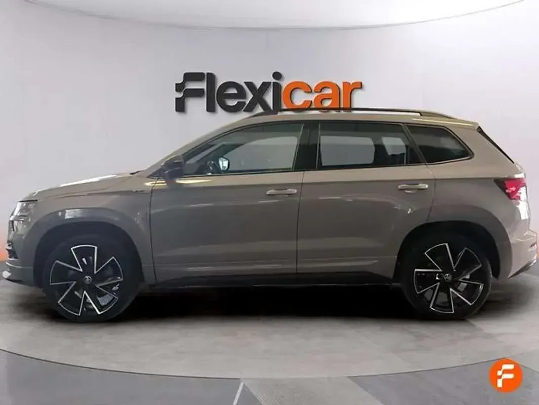 Usado Skoda Karoq Style 150 CV (110 kW) 2022 Verde SUV