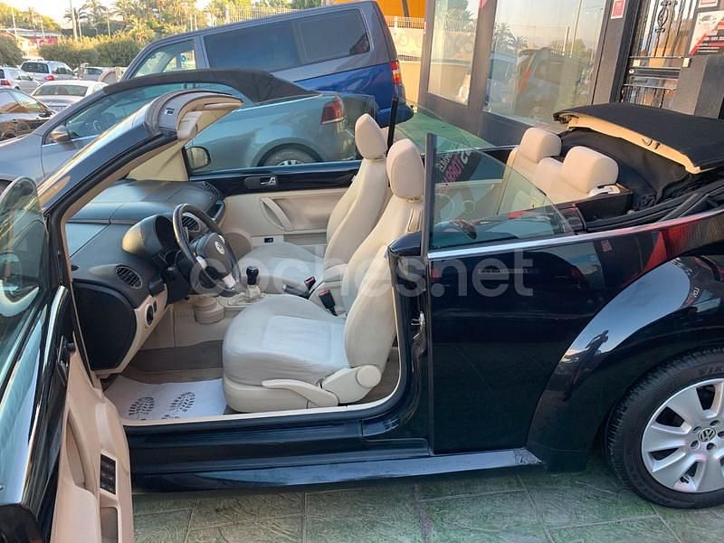 Usado VW New Beetle Cabriolet 105 CV (77 kW) 2007 Negro Descapotable