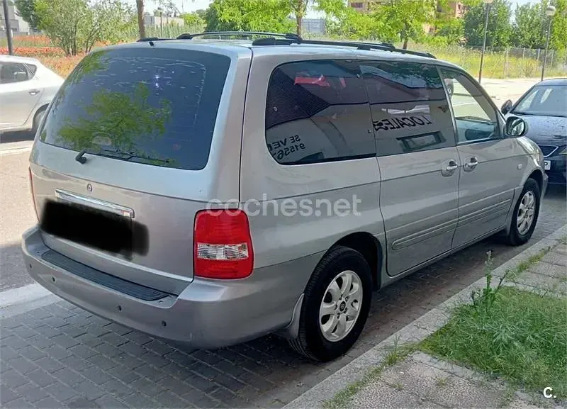Usado Kia Carnival 185 CV (136 kW) 2006 Beige Monovolumen