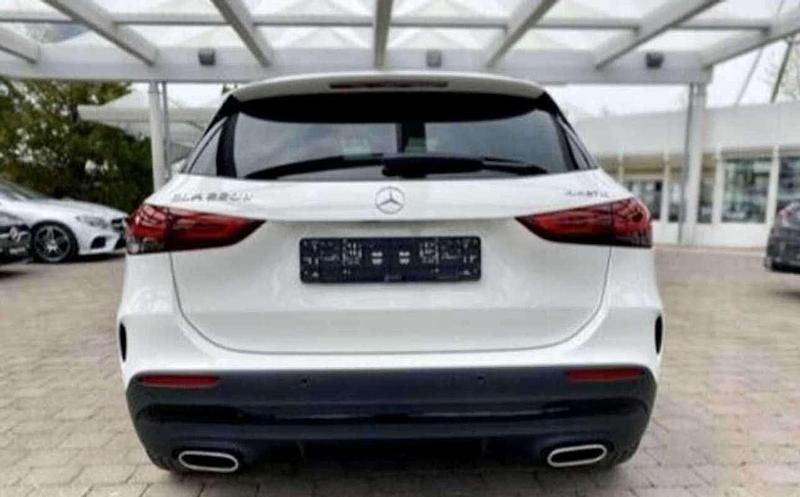 Usado Mercedes GLA220 AMG 190 CV (139 kW) 2020 Blanco SUV