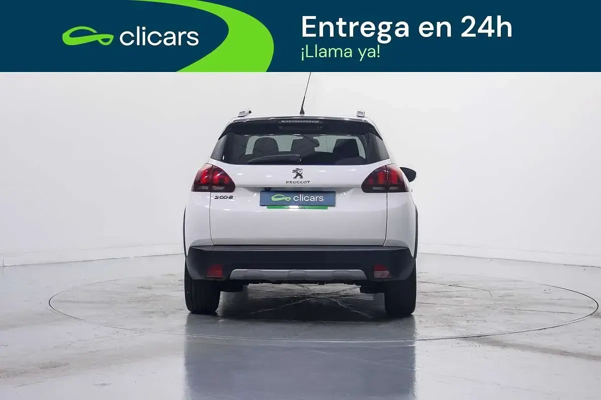 Usado Peugeot 2008 Allure 110 CV (80 kW) 2018 Blanco SUV