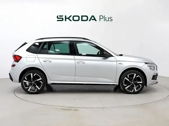 Usado Skoda Kamiq Monte Carlo 115 CV (84 kW) 2025 Gris plata SUV