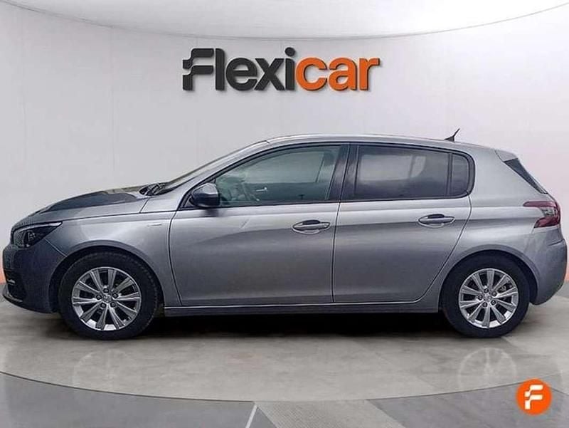 Usado Peugeot 308 Style 131 CV (96 kW) 2020 Gris Utilitario
