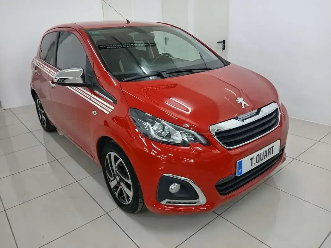 Usado Peugeot 108 Collection 82 CV (60 kW) 2017 Rojo Berlina