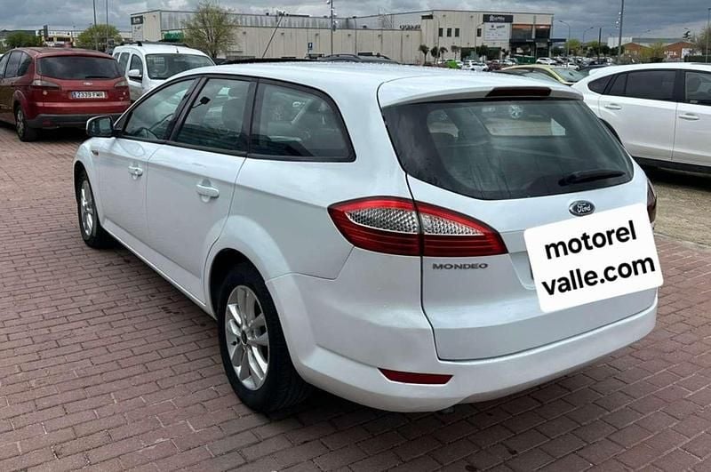 Usado Ford Mondeo Trend 140 CV (102 kW) 2009 Blanco Familiar