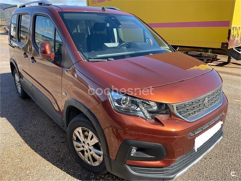 Usado Peugeot Rifter Allure 130 CV (95 kW) 2021 Naranja Monovolumen