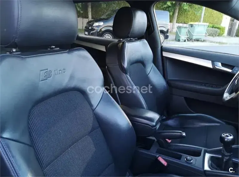 Usado Audi A3 Attraction 140 CV (102 kW) 2011 Negro Utilitario