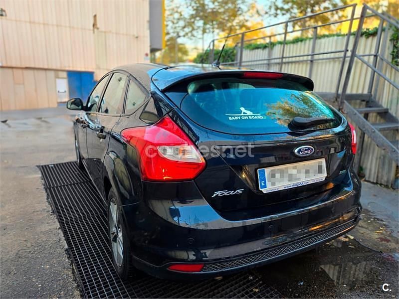 Usado Ford Focus Titanium 125 CV (91 kW) 2014 Negro Berlina