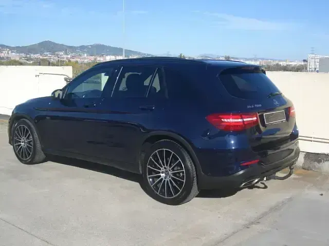 Usado Mercedes GLC250 AMG line 204 CV (150 kW) 2017 Azul SUV