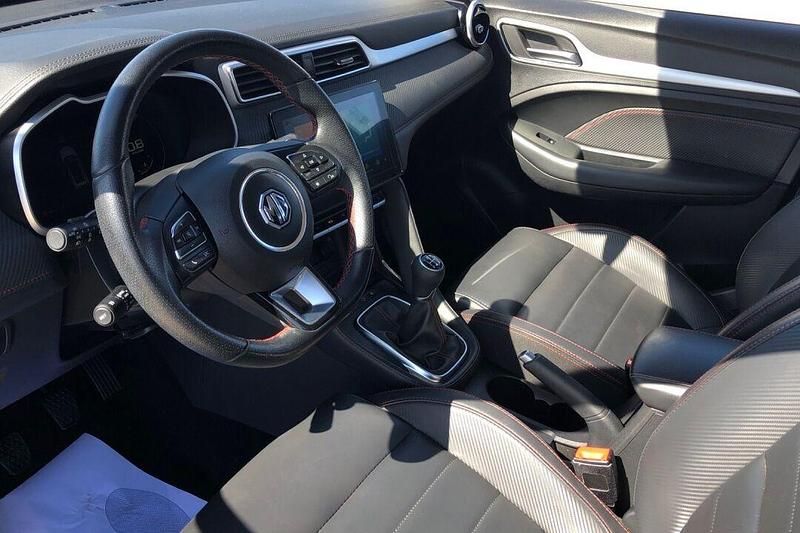 Usado MG ZS Luxury 106 CV (77 kW) 2023 Otro SUV