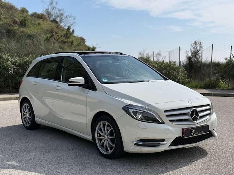 Usado Mercedes B180 122 CV (89 kW) 2012 Blanco Monovolumen