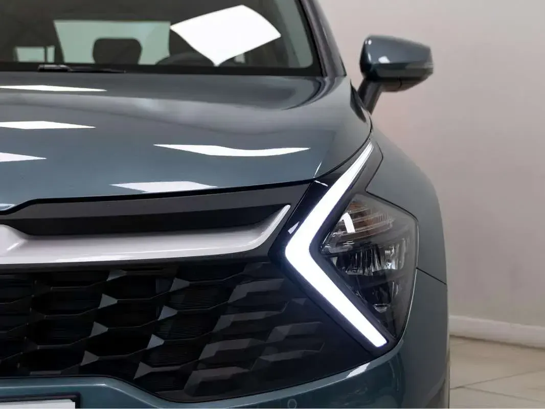 Usado Kia Sportage 252 CV (185 kW) 2024 Gris SUV