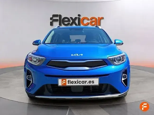 Usado Kia Stonic 100 CV (73 kW) 2024 Azul SUV
