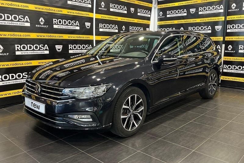 Usado VW Passat Executive 150 CV (110 kW) 2021 Negro Berlina
