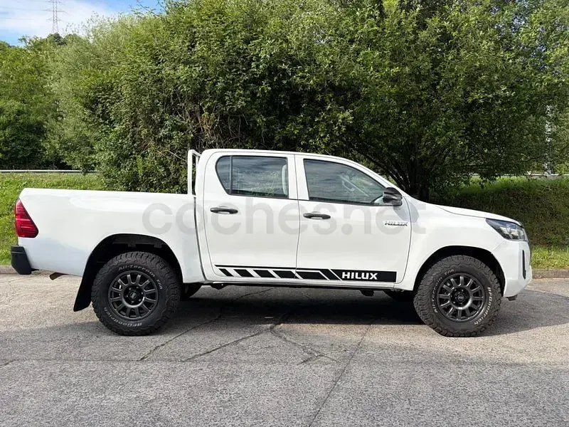 Usado Toyota HiLux Plus 150 CV (110 kW) 2022 Blanco Pickup/Camioneta