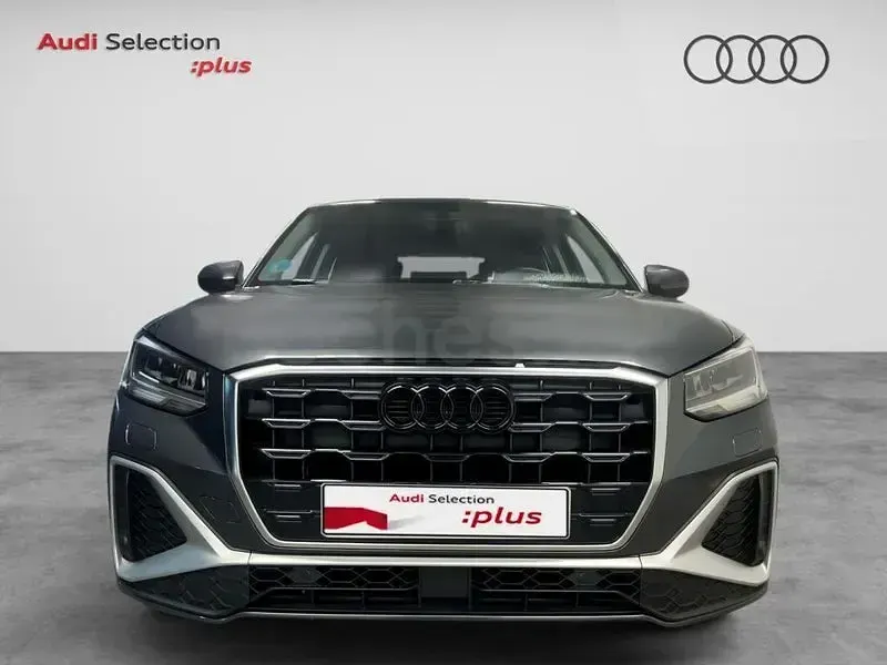 Usado Audi Q2 S-Line 116 CV (85 kW) 2021 Gris / plata SUV