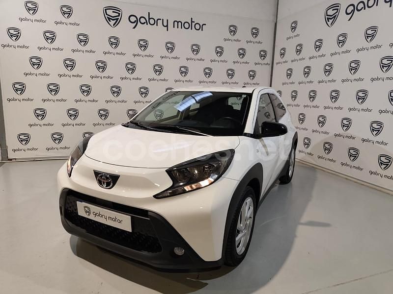 Usado Toyota Aygo X 72 CV (52 kW) 2022 Blanco SUV