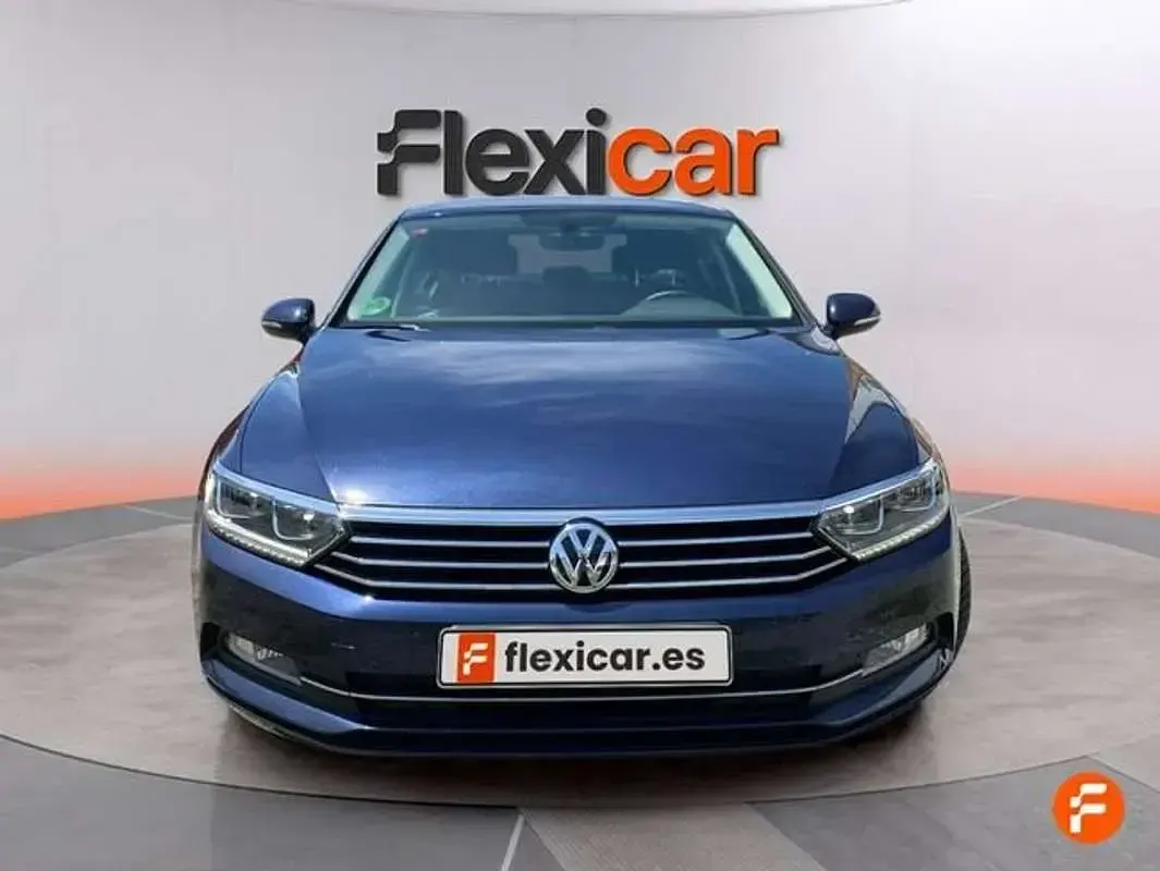 Usado VW Passat Advance 150 CV (110 kW) 2017 Azul Berlina