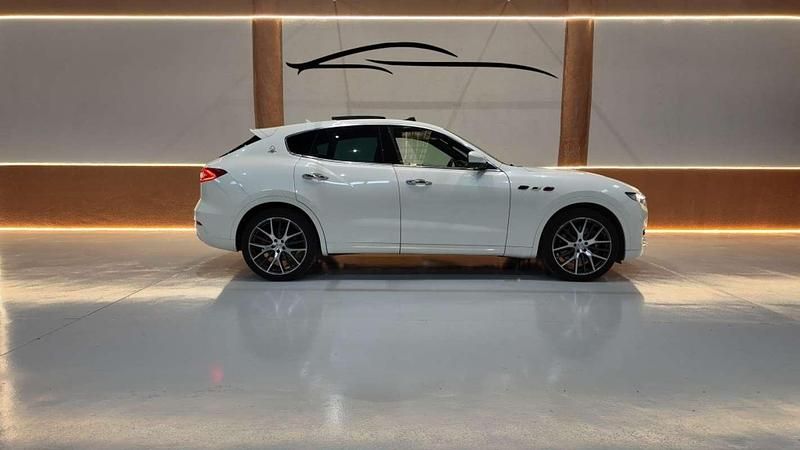 Usado Maserati Levante 430 CV (316 kW) 2017 Blanco SUV