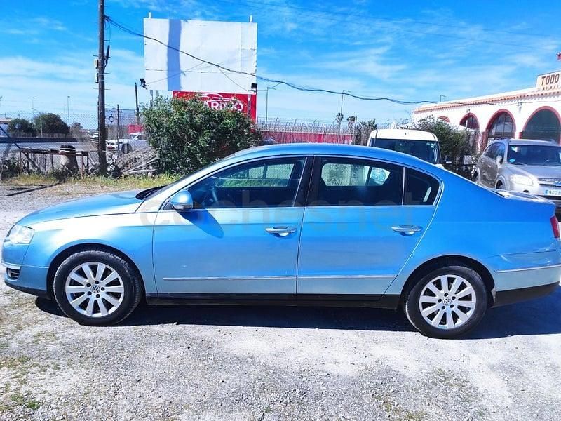 Usado VW Passat Advance 140 CV (102 kW) 2007 Gris / plata Berlina