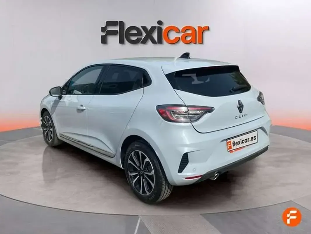 Usado Renault Clio V Techno 90 CV (66 kW) 2025 Gris Berlina
