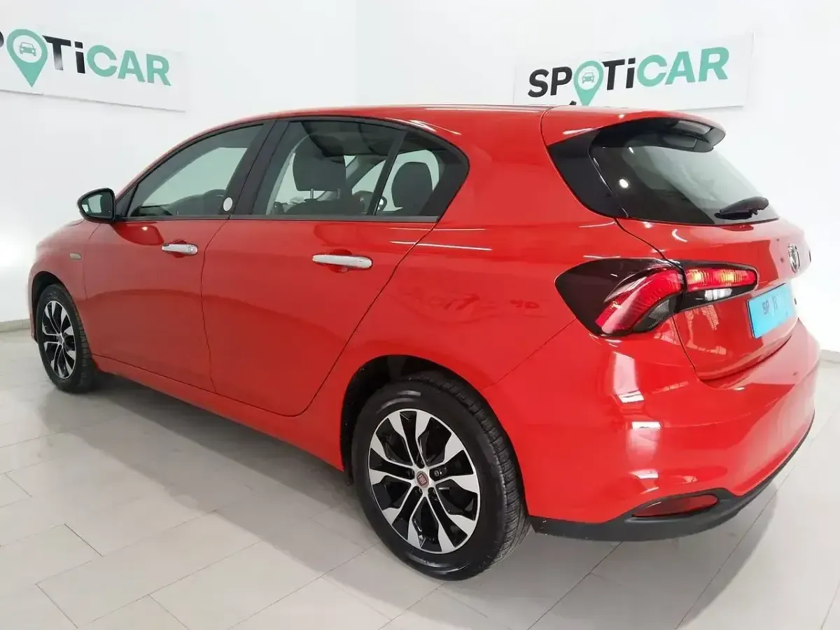 Usado Fiat Tipo Mirror 95 CV (69 kW) 2020 Rojo Berlina