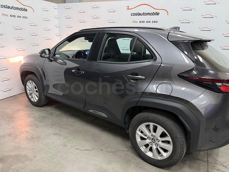Usado Toyota Yaris Cross 116 CV (85 kW) 2025 Gris / plata SUV