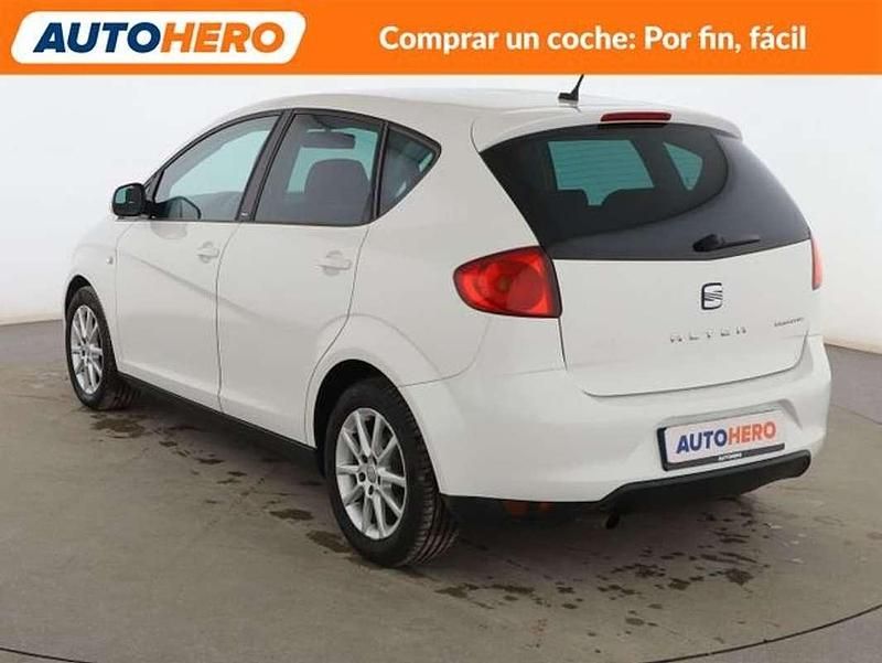 Usado Seat Altea Ecomotive 105 CV (77 kW) 2015 Blanco Monovolumen